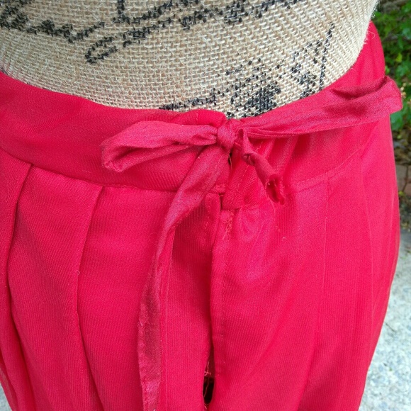 GORGEOUS Banarasi Lehengas embroidered skirt. - Picture 5 of 5